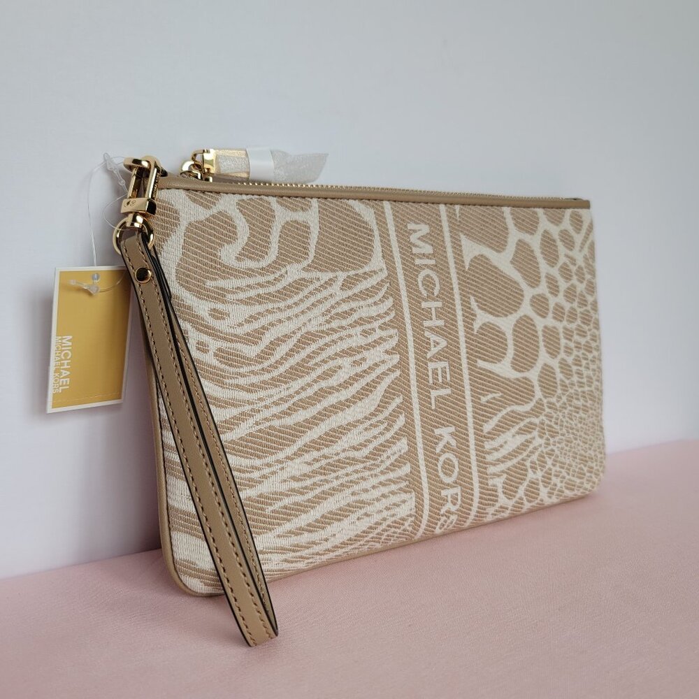 MICHAEL KORS Jet Set Charm Signature Logo Wristlet/Pouch- Camel Multi ⭐ - Picture 3 of 16